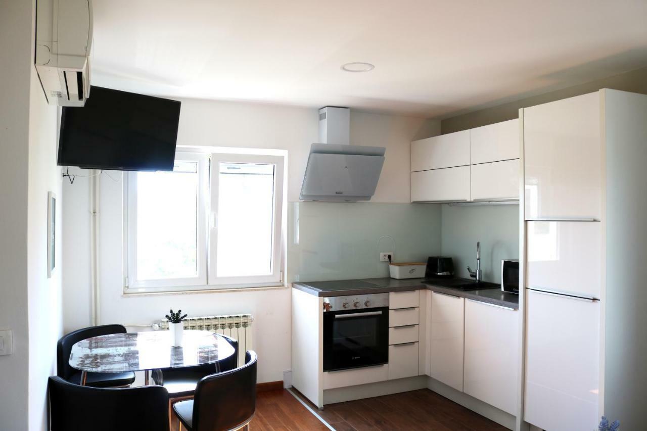 Apartments Ela Trogir Exterior photo